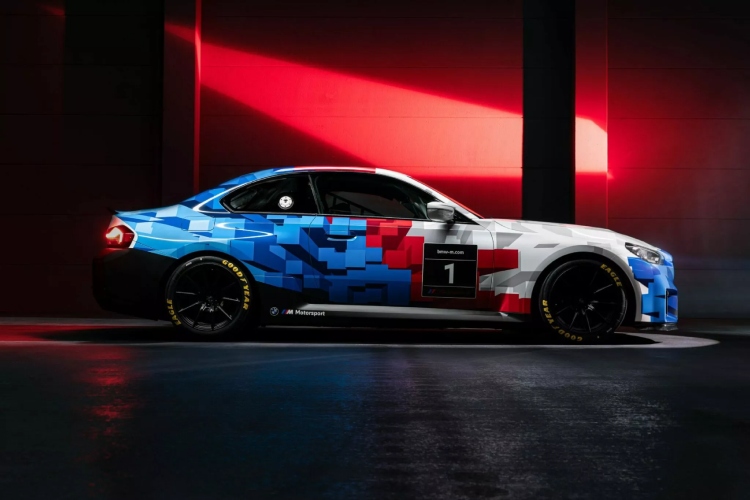 bmw-m2-racing-cetiri-cilindra-stari-duh-i-dovoljno-konja-da-zaboravis-na-sestaka-24