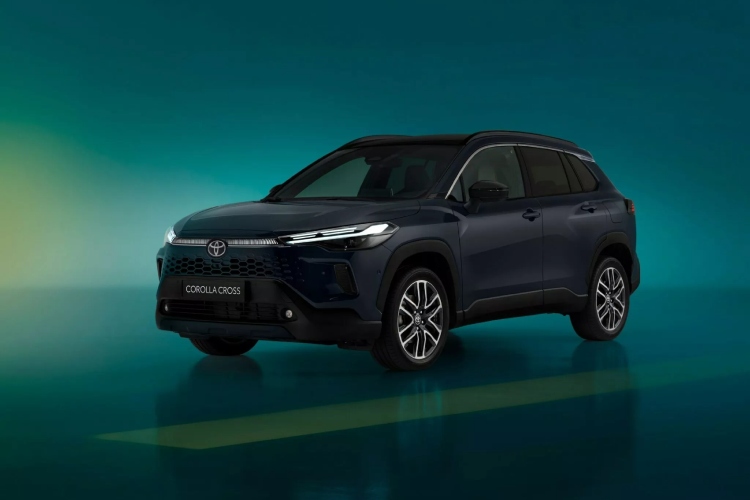 2026-toyota-corolla-cross-gr-sport-kad-i-porodicni-suv-pozeli-da-ostavi-trag-u-krivini-7