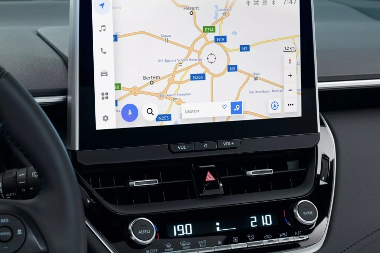 2026-toyota-corolla-cross-gr-sport-kad-i-porodicni-suv-pozeli-da-ostavi-trag-u-krivini-14