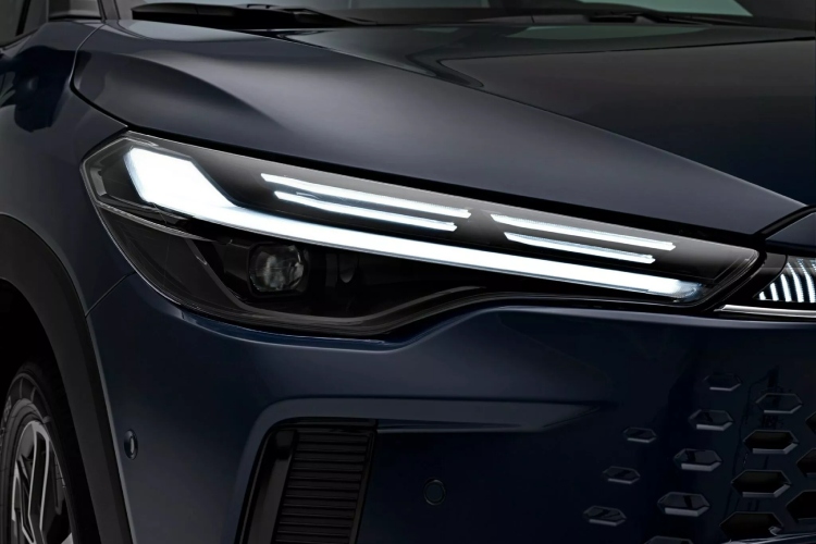 2026-toyota-corolla-cross-gr-sport-kad-i-porodicni-suv-pozeli-da-ostavi-trag-u-krivini-18