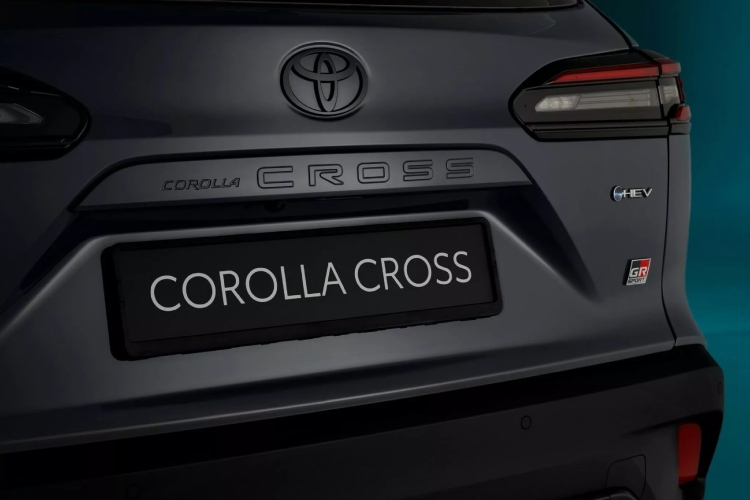 2026-toyota-corolla-cross-gr-sport-kad-i-porodicni-suv-pozeli-da-ostavi-trag-u-krivini-26