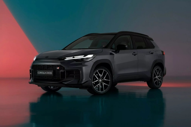 2026-toyota-corolla-cross-gr-sport-kad-i-porodicni-suv-pozeli-da-ostavi-trag-u-krivini-33