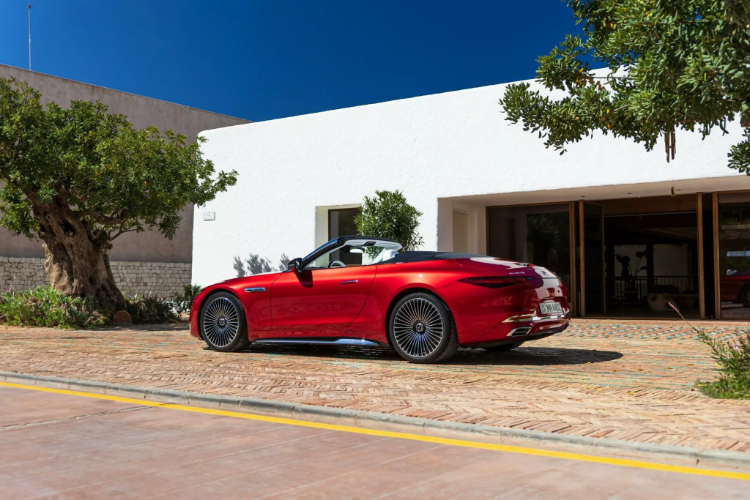 monogram-na-tockovima-maybach-sl680-je-kao-louis-vuitton-za-superbogate-sa-krizom-identiteta-18
