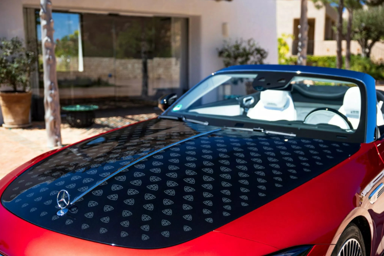monogram-na-tockovima-maybach-sl680-je-kao-louis-vuitton-za-superbogate-sa-krizom-identiteta-29