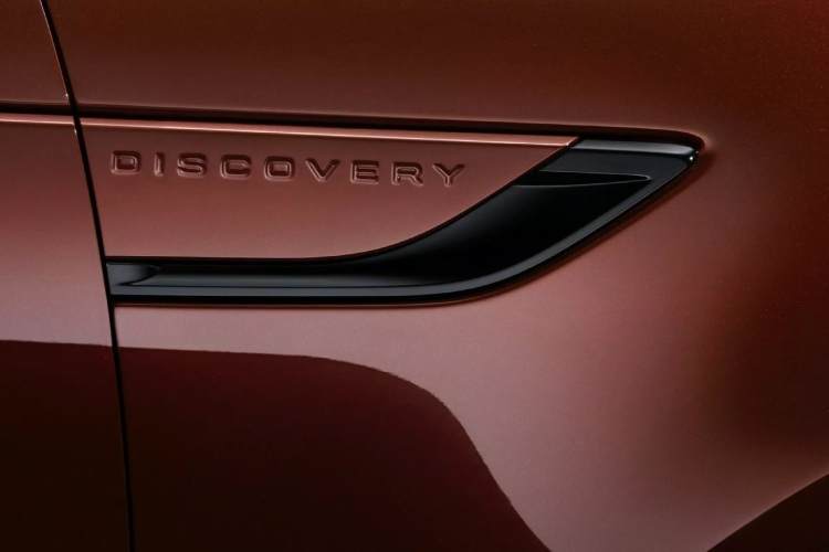 najglamurozniji-discovery-ikada-land-rover-lansira-tempest-i-gemini-edicije-koje-brisu-granicu-izmedu-luksuza-i-terena-23