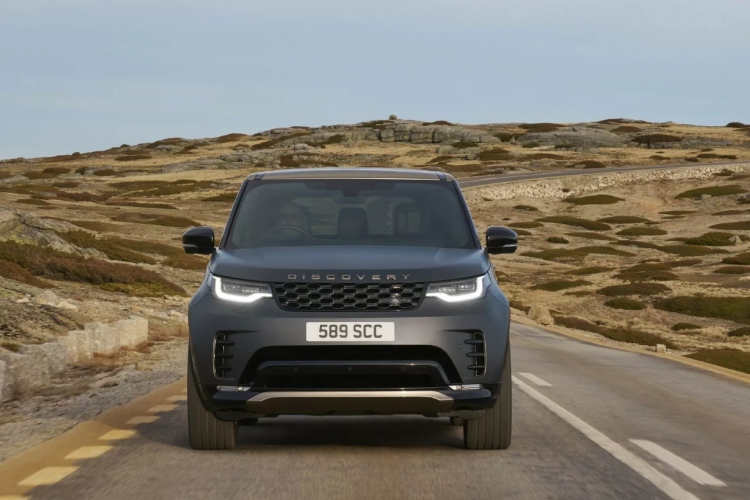 najglamurozniji-discovery-ikada-land-rover-lansira-tempest-i-gemini-edicije-koje-brisu-granicu-izmedu-luksuza-i-terena-12