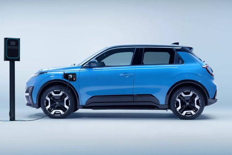 mikra-na-struju-ali-totalno-drugacija-nissan-predstavio-elektricni-hatch-koji-se-vise-ne-prepoznaje-3