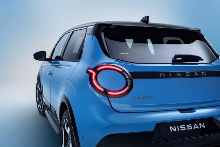 mikra-na-struju-ali-totalno-drugacija-nissan-predstavio-elektricni-hatch-koji-se-vise-ne-prepoznaje-14