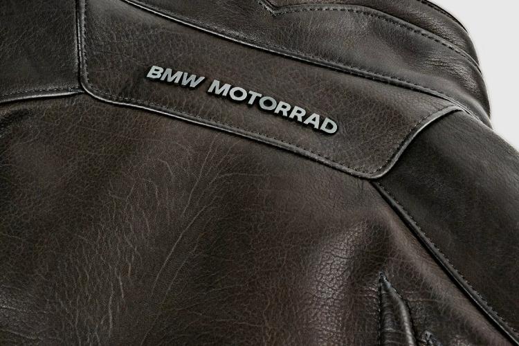 bmw-concept-rr-je-toliko-brz-da-bi-vas-uhvatio-i-kad-bezite-mislima-9