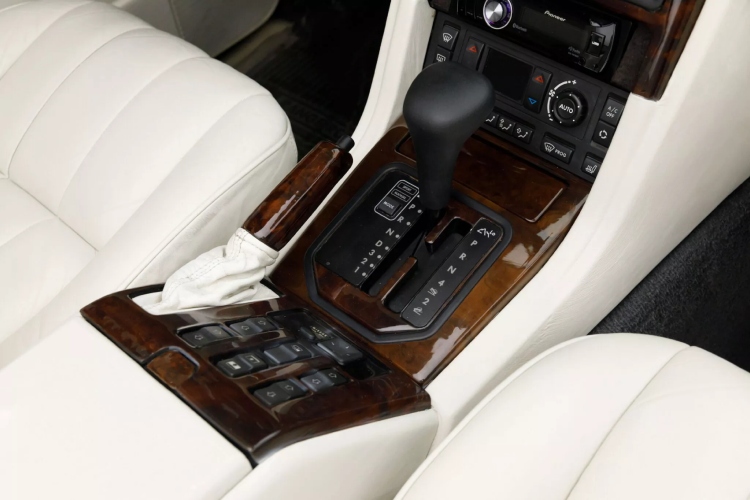 range-rover-skinuo-krov-i-vrata-dodao-nulu-na-cenu-i-postao-apsolutni-hit-11