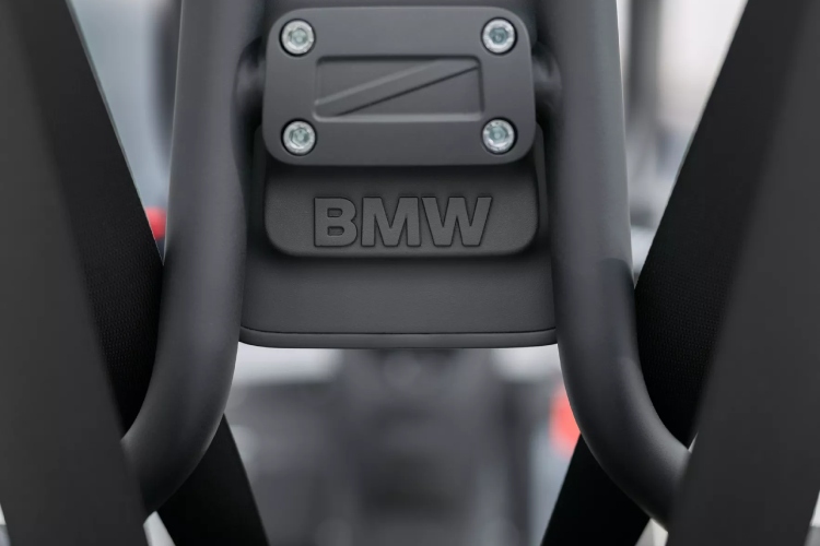 bmw-podize-dorkiness-skutera-na-novi-nivo-sa-vision-ce-konceptom-8