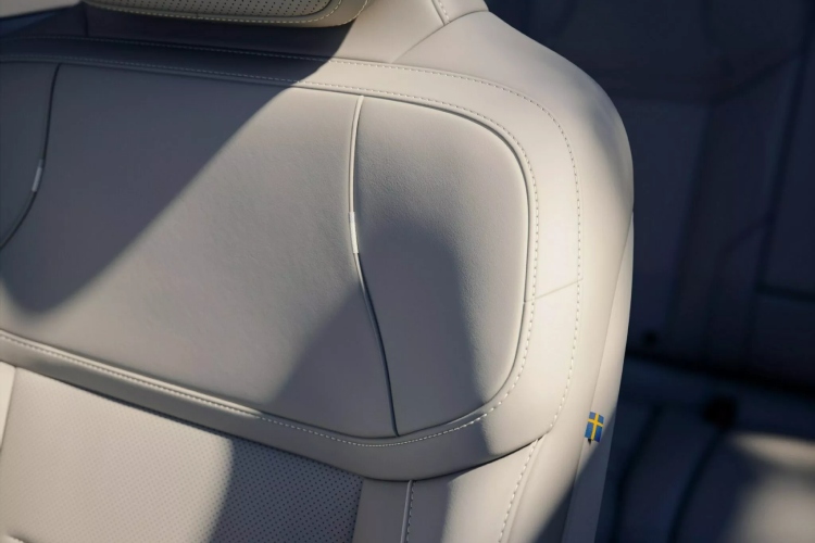 novi-volvo-xc70-zaboravlja-svoje-karavanske-korene-i-postaje-krosover-35