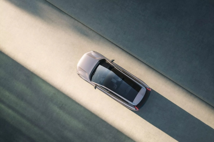 novi-volvo-xc70-zaboravlja-svoje-karavanske-korene-i-postaje-krosover-42