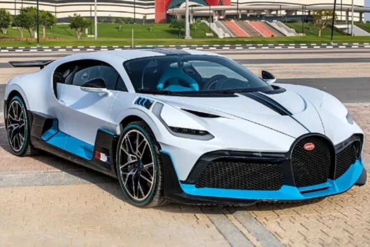 Katarski princ zadivio sve svojim Bugati Divo modelom u Monaku