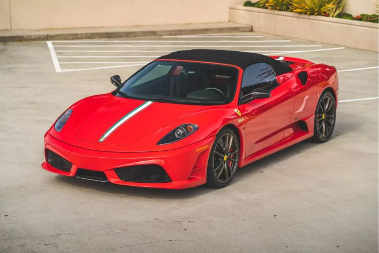 Nemoguće je ne zaljubiti se u savršeni Ferrari 16M Scuderia Spider