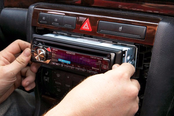 Kako da zamenite radio u automobilu