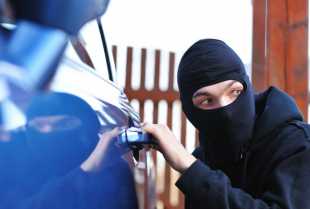 Evo kako lopovi kradu automobile pomoću običnog lista papira