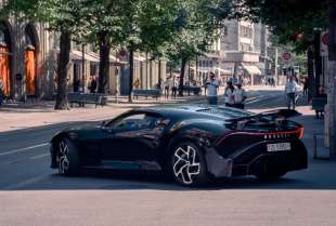Unikatni Bugatti viđen na ulicama Ciriha
