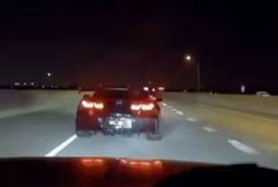 Ćiribu ćiriba - pogledajte kako moćni Corvette model nestaje ispred policijskog vozila