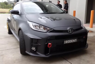 Maleni Toyota GR Yaris sa snagom McLaren 720S modela