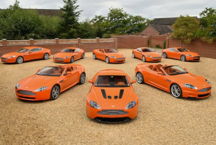 8 specijalnih Aston Martin modela u narandžastoj boji odlaze na aukciju
