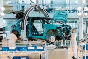 VW „Štedi” na direktorima: Smanjuje plate i bonuse za 9 menadžera da uštedi 16 miliona dolara