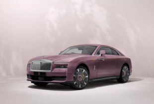 Rolls-Royce pretvorio svoj $400.000 EV u dioramu trešnjinog cveta za odrasle